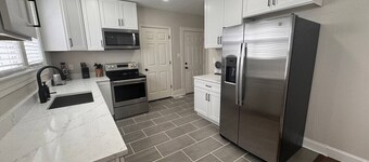 Westhampton Retreat | 2bd/1bt | 1.1m from Casino