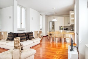 Comfort Apartment, City View | City view - JOIVY Bright Flat near Parco Sempione (Milan)