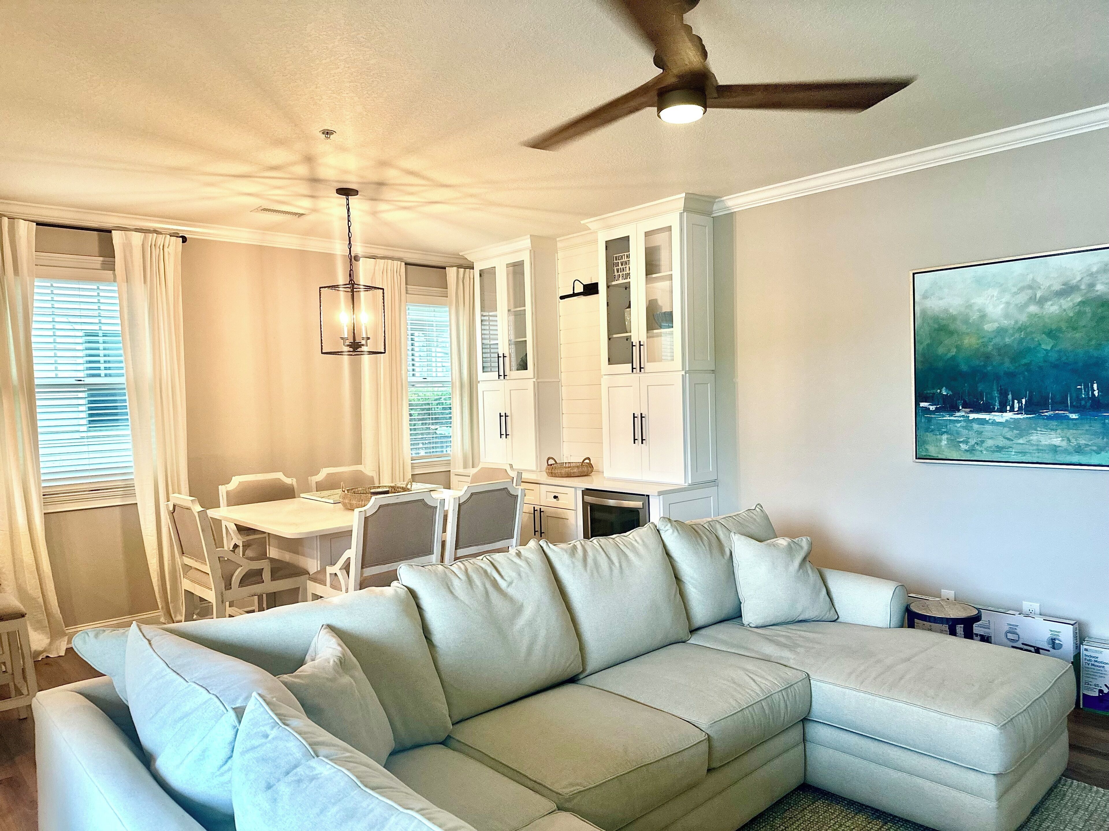 Smart TV, fireplace