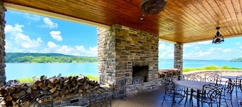 Newly renovated 3 br 2 bath condo on beautiful Norris Lake!