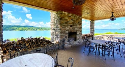Newly renovated 3 br 2 bath condo on beautiful Norris Lake!