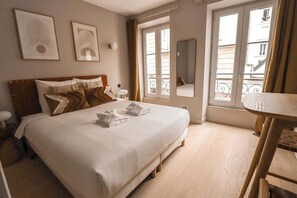 Iron/ironing board, WiFi, bed sheets