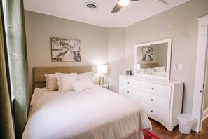 Iron/ironing board, WiFi, bed sheets