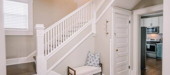 Spacious Central 3bd/2bath