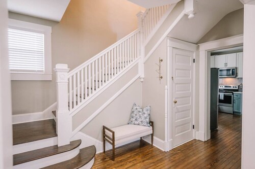 Victorian Modern 3bd/2bath - Meredith’s Place