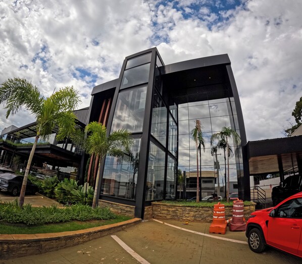 Fachada de la propiedad