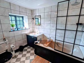 Hair dryer, towels - Fern Cottage, near Lake Ullswater (Great Strickland)