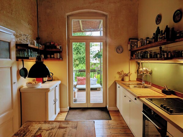 Réfrigérateur, four, plaque de cuisson, lave-vaisselle