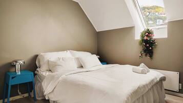 1 bedroom, iron/ironing board, travel cot, WiFi