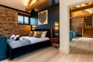1 dormitorio, tabla de planchar con plancha, wifi gratis y ropa de cama