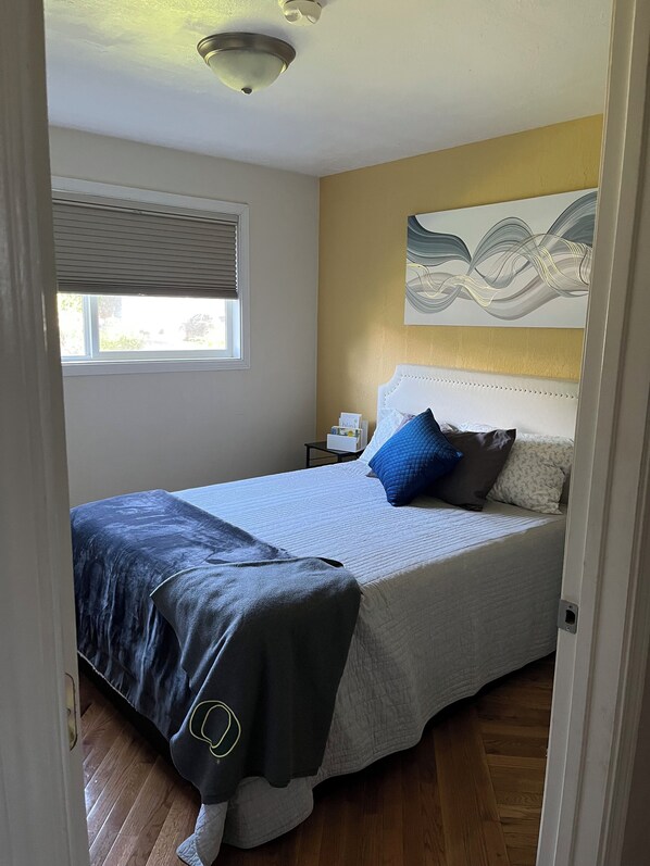 3 habitaciones, tabla de planchar con plancha, wifi y ropa de cama 