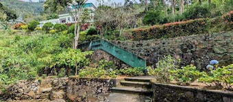 Blackwood Hotel and View Bungalow
