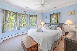 5 bedrooms, WiFi, bed sheets
