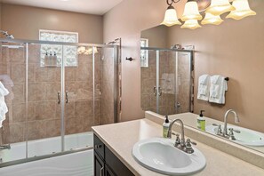 Shower, hair dryer - Myrinn–Red Rock Views, Fire Pit|Near Hiking Trails (Sedona)