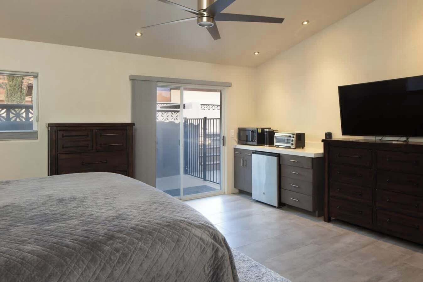 3 bedrooms, iron/ironing board, travel crib, WiFi