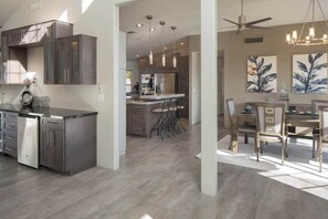 Dining - Myrinn – Stargaze w/ Red Rock Views & Hot Tub (Sedona)