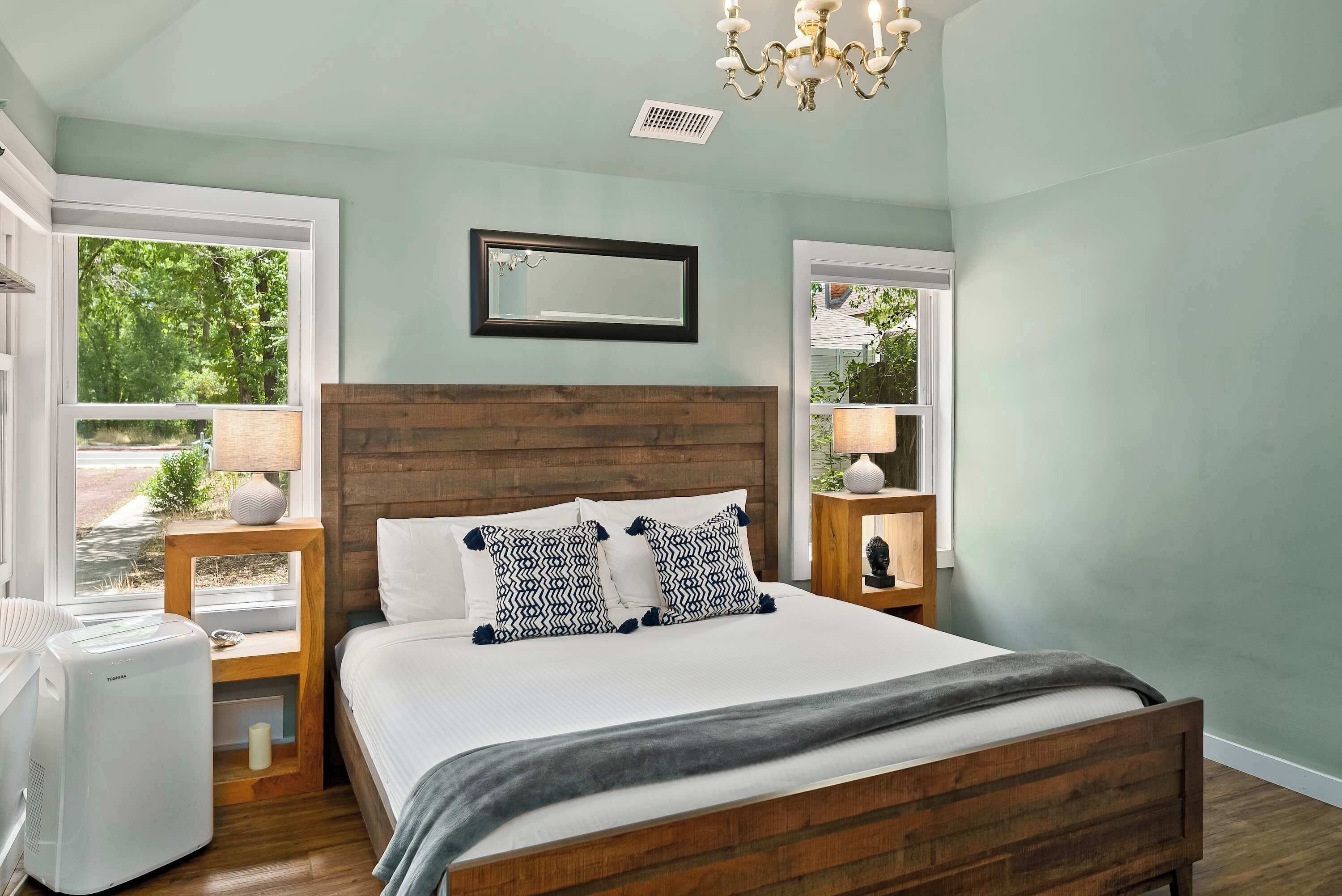 2 habitaciones, tabla de planchar con plancha, wifi y ropa de cama 