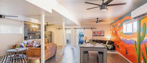 テレビ、書斎 / ワークスペース