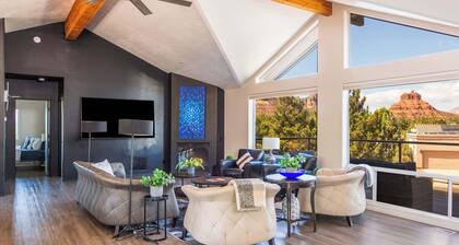 Myrinn–Family Fun, Red Rock Views, Hot Tub & Games