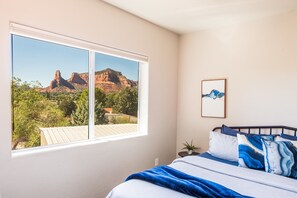 5 slaapkamers, reisbedje, wifi, beddengoed