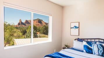 3 chambres, bureau, lit de bébé portatif, Wi-Fi