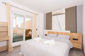 3 slaapkamers, een strijkplank/strijkijzer, reisbedje, wifi