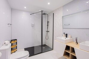 Een douche, een haardroger