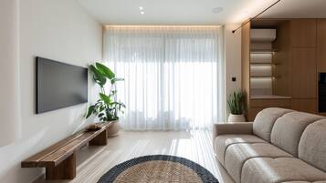 TV, fireplace, video games, offices