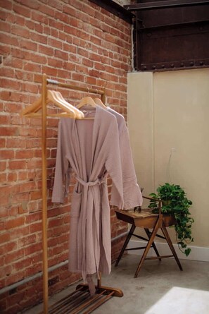 Interior - Mane & Saddle Loft: WeHo Gem with City Vibes (West Hollywood)