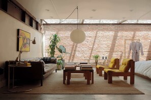 Interior - Mane & Saddle Loft: WeHo Gem with City Vibes (West Hollywood)