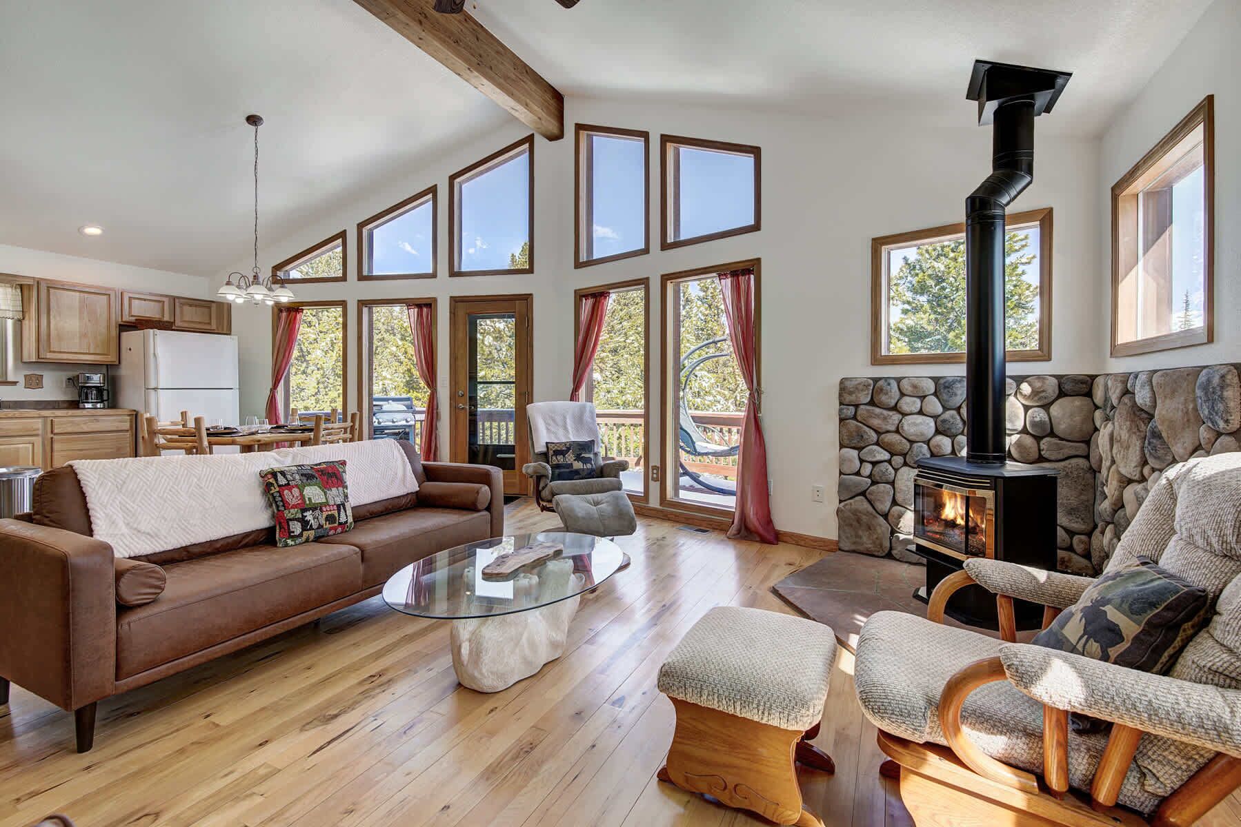 TV, fireplace, offices