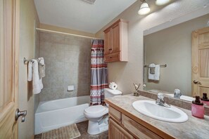 淋浴设施、吹风机、毛巾