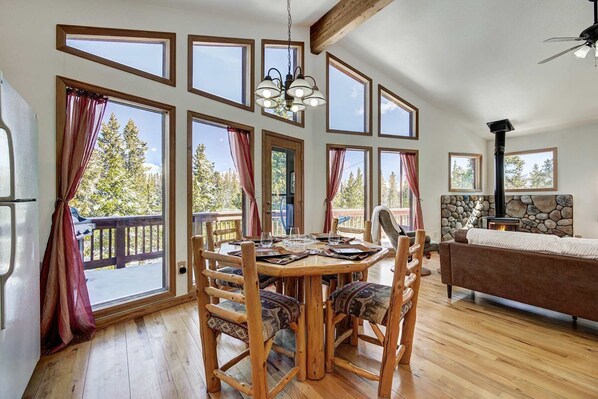 TV, fireplace, books, offices