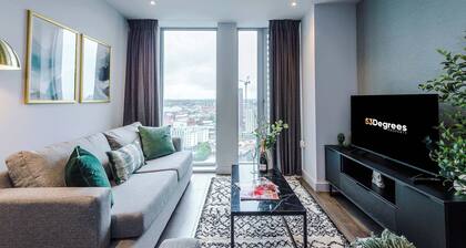 Stunning New 2-Bed Flat in Manchester, Perfect for Couples!