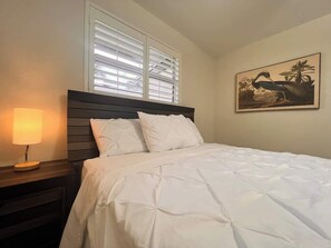 3 chambres, fer et planche à repasser, Wi-Fi, draps fournis