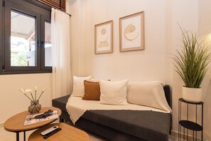 TV connectée, livres, écrans d'ordinateur