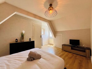 3 bedrooms, WiFi, bed sheets