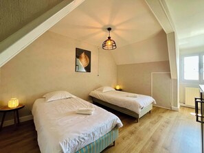 3 bedrooms, WiFi, bed sheets - La Maison d Utah , Beach and Memory (Sainte-Marie-du-Mont)