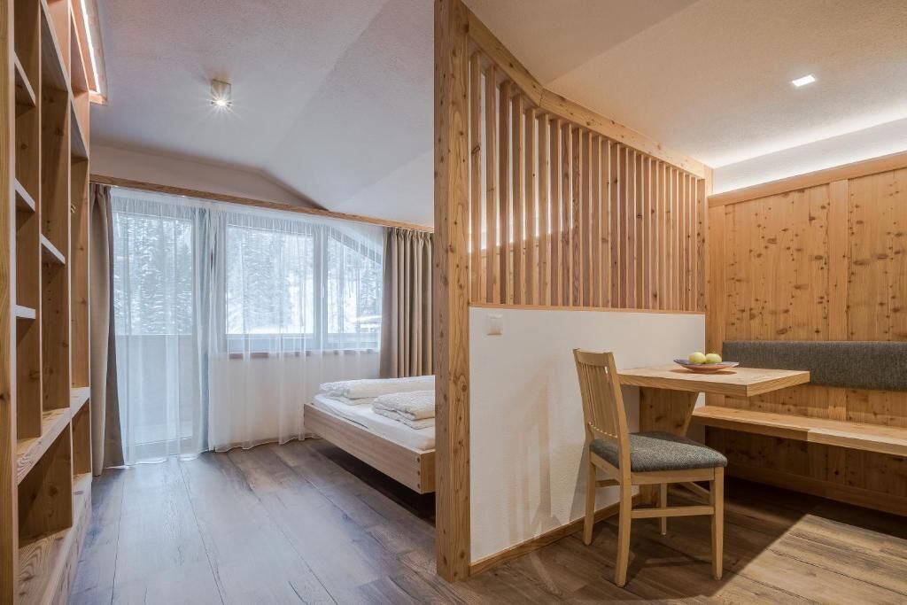 客房内保险箱、遮光窗帘、免费 WiFi