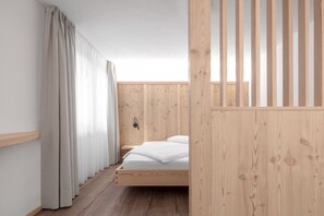 Family Apartment, Balcony, Mountain View | In-room safe, blackout curtains, free WiFi - Residence Ada (San Cassiano)