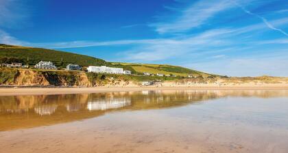 Cosy North Devon thatched cottage, set near beautiful beaches and countryside❤️