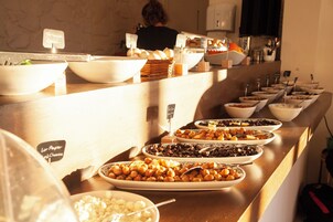 Colazione a buffet inclusa, servita tutte le mattine 