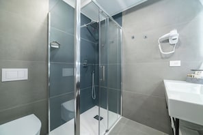 Buồng tắm vòi sen, đồ dùng nhà tắm thân thiện với môi trường
