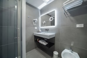 Buồng tắm vòi sen, đồ dùng nhà tắm thân thiện với môi trường
