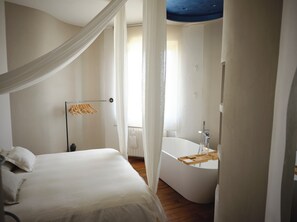 3 bedrooms, iron/ironing board, free WiFi, bed sheets - The Garden Above the clouds (Nuvole)