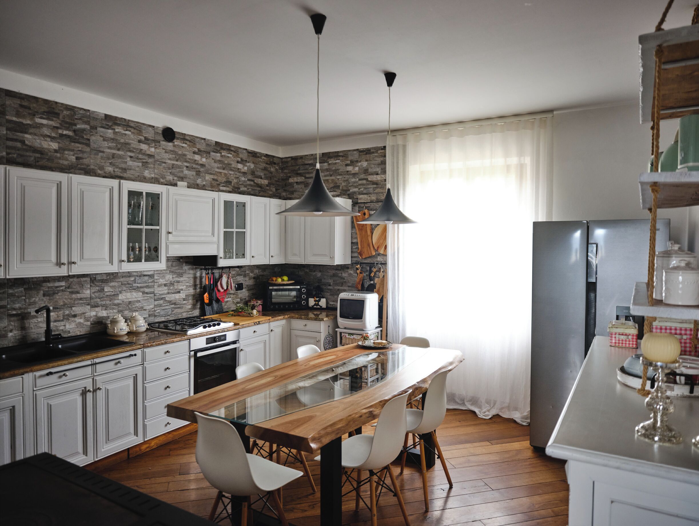 Micro-ondes, four, plaque de cuisson, lave-vaisselle