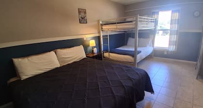 HUNTERS SUITE SLEEPS 6