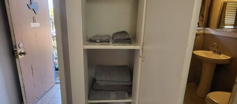 HUNTERS SUITE SLEEPS 6