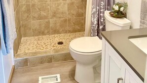 Bathroom - 4 Bedroom House In Dixie County (Steinhatchee)