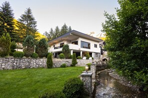 Exterior - Villa Tomi Nature Retreat (Sarajevo)